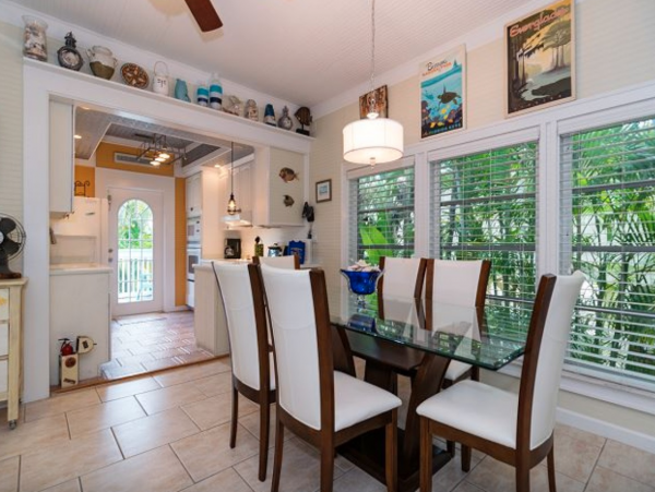 Newly remodeled 3 bed private pool Anna Maria Cottage STEPS TO THE BEACH!